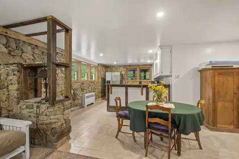 33 Neighba Lane Boothbay ME 04537