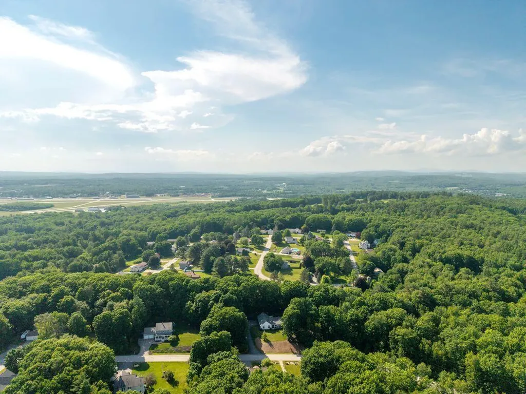 40 Jennifer Drive Auburn ME 04210