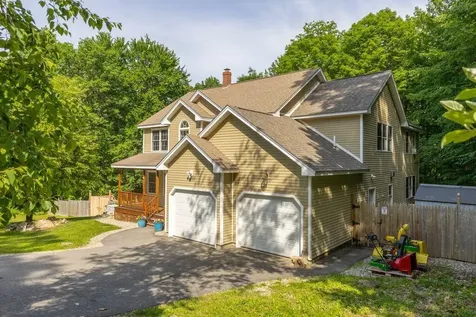 40 Jennifer Drive Auburn ME 04210