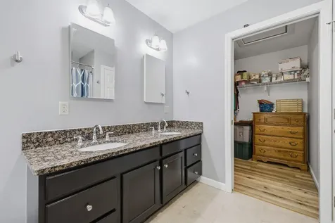 40 Jennifer Drive Auburn ME 04210