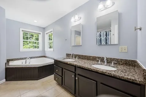 40 Jennifer Drive Auburn ME 04210