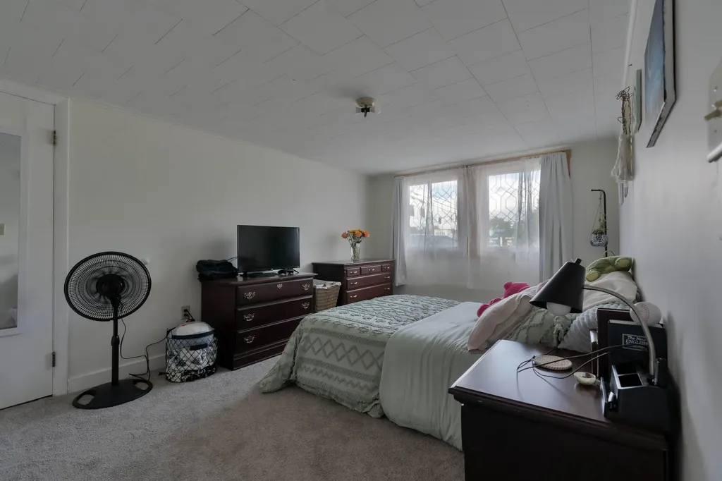 1322 Main Street Sanford ME 04073