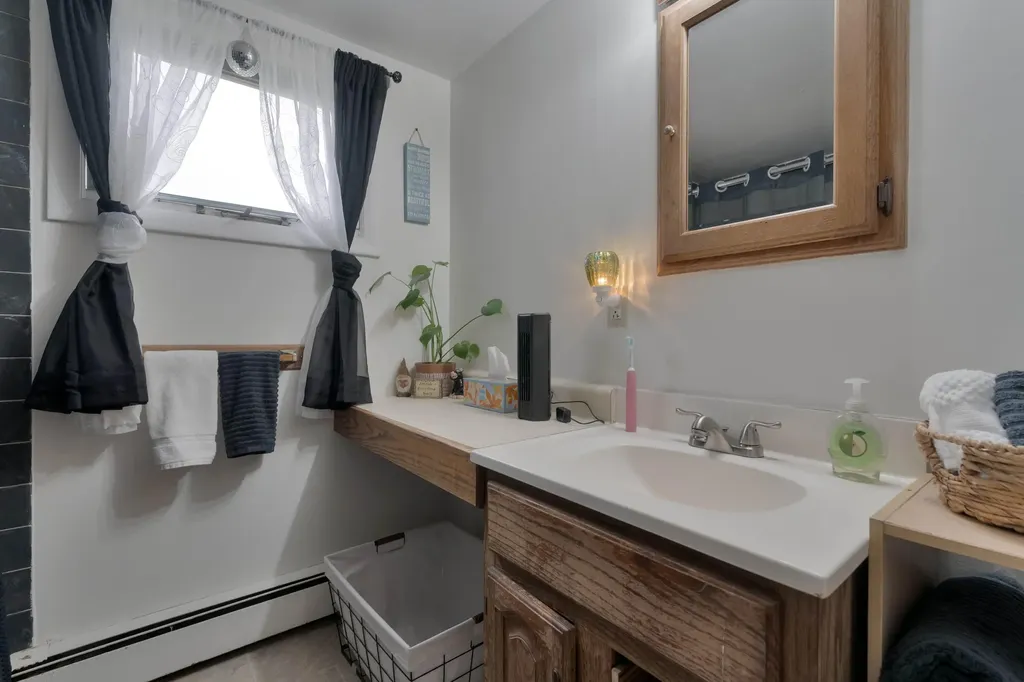 1322 Main Street Sanford ME 04073