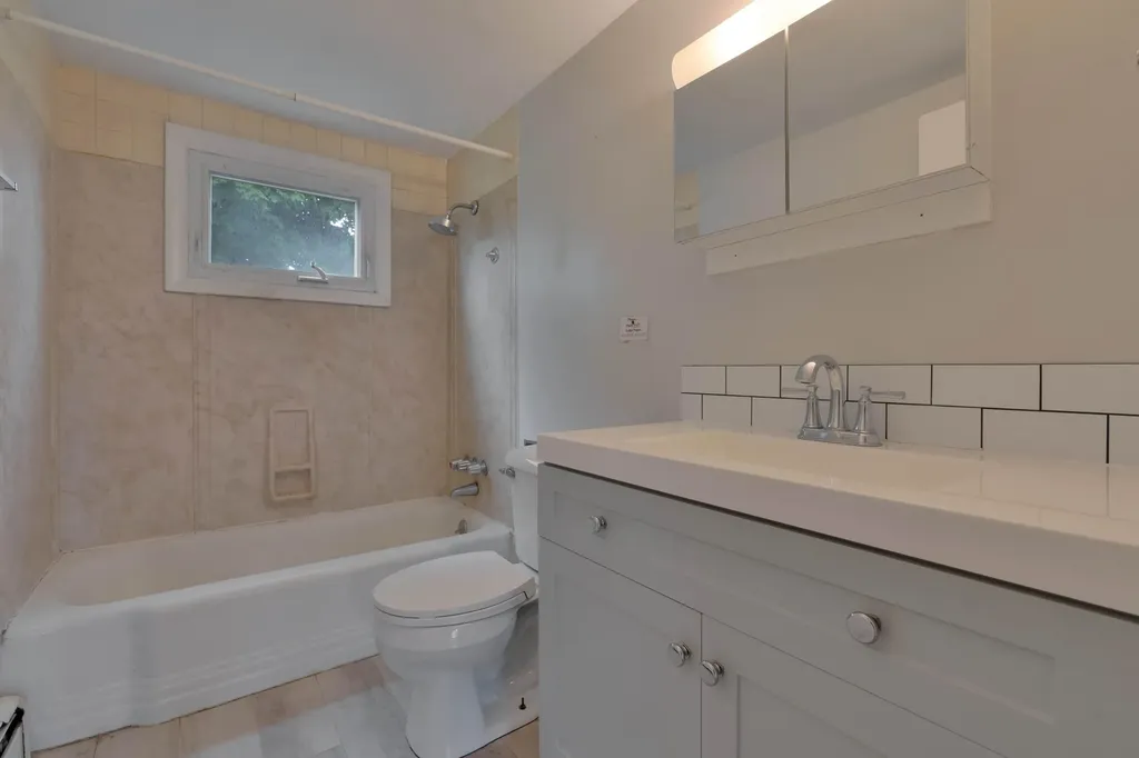 1322 Main Street Sanford ME 04073