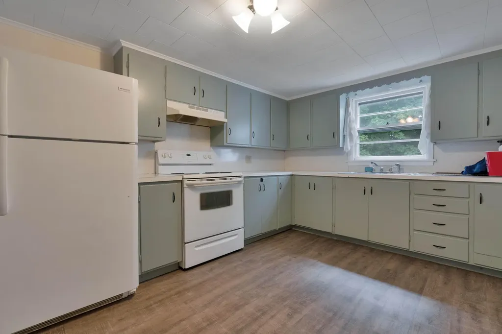 1322 Main Street Sanford ME 04073