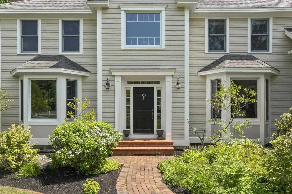 143 Royall Point Road Yarmouth ME 04096