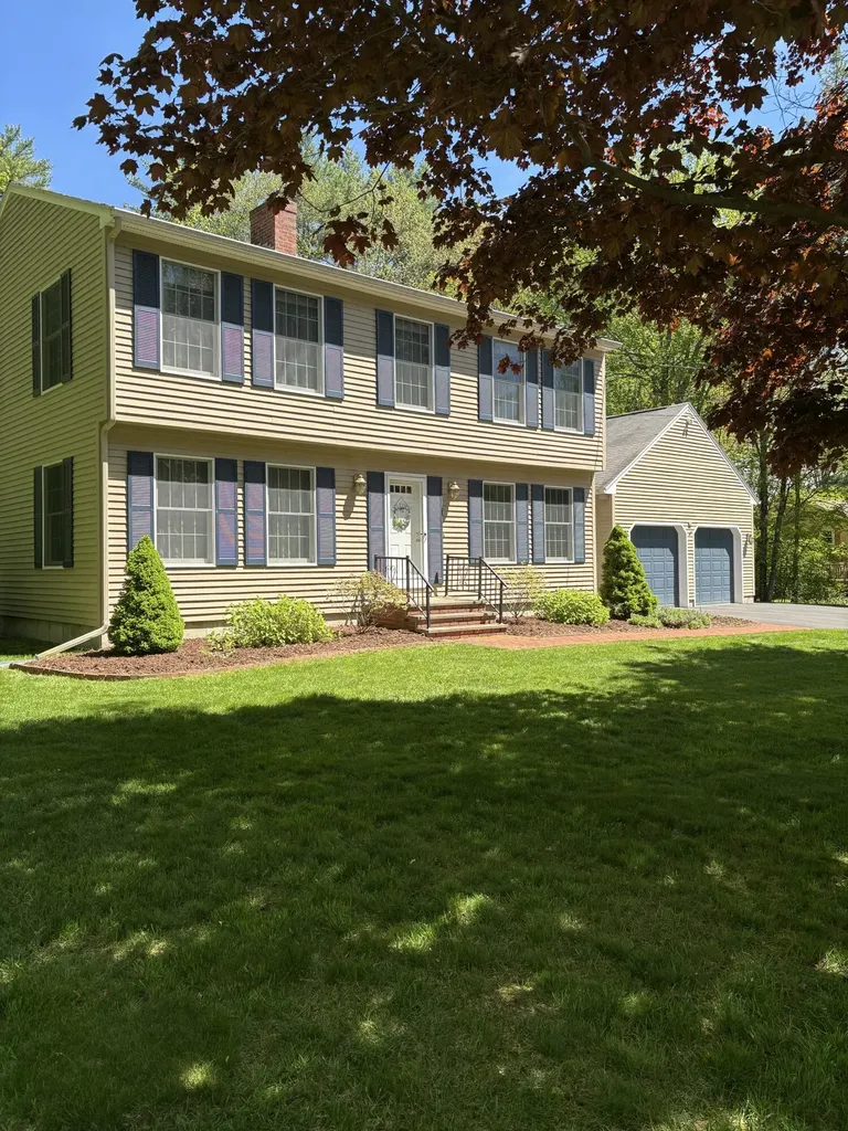 137 Cedarwood Road Auburn ME 04210