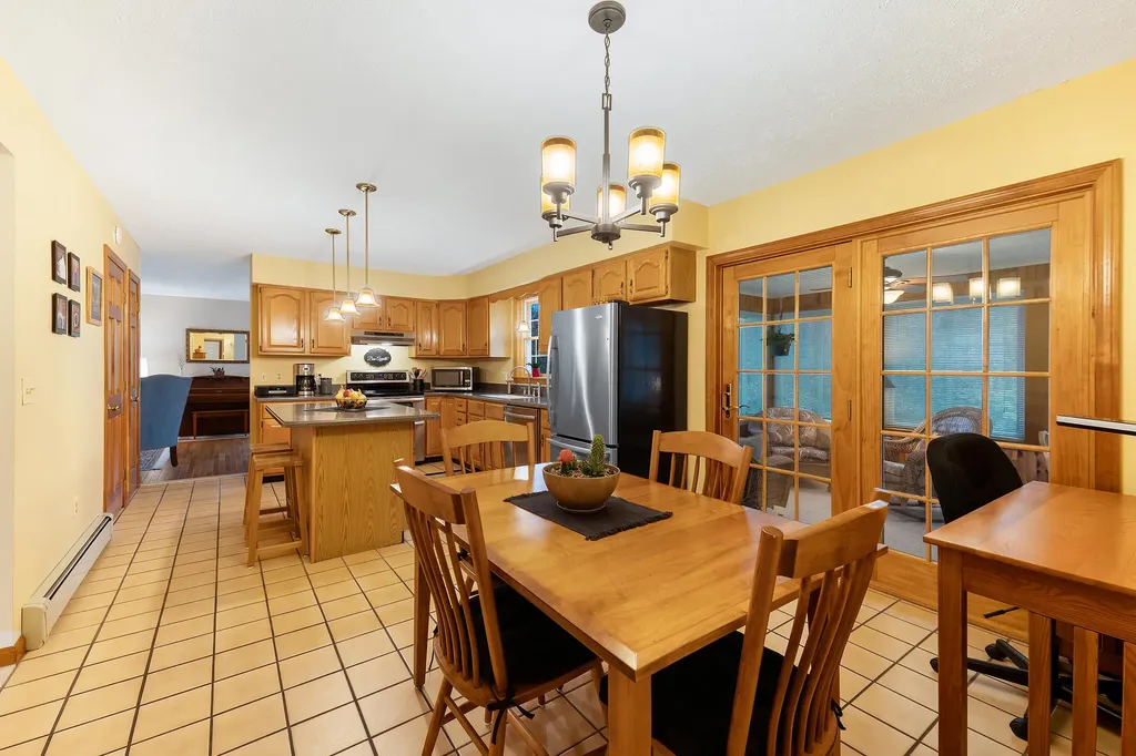 137 Cedarwood Road Auburn ME 04210