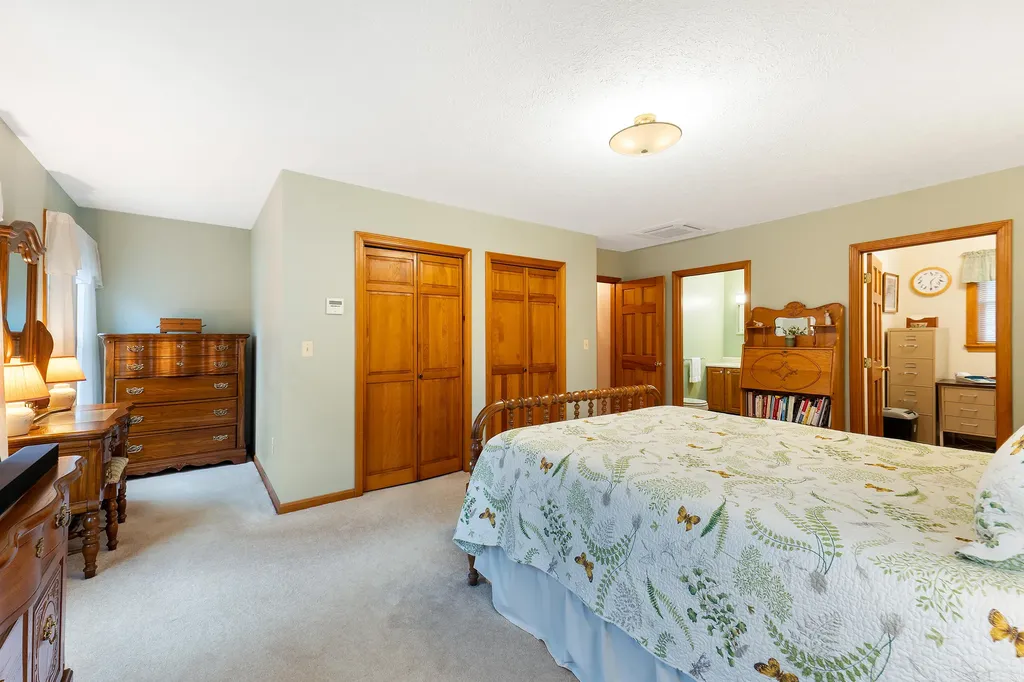 137 Cedarwood Road Auburn ME 04210