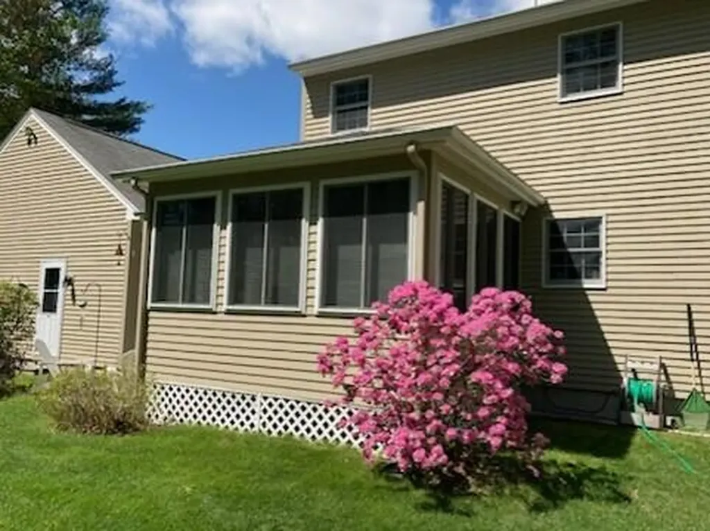 137 Cedarwood Road Auburn ME 04210