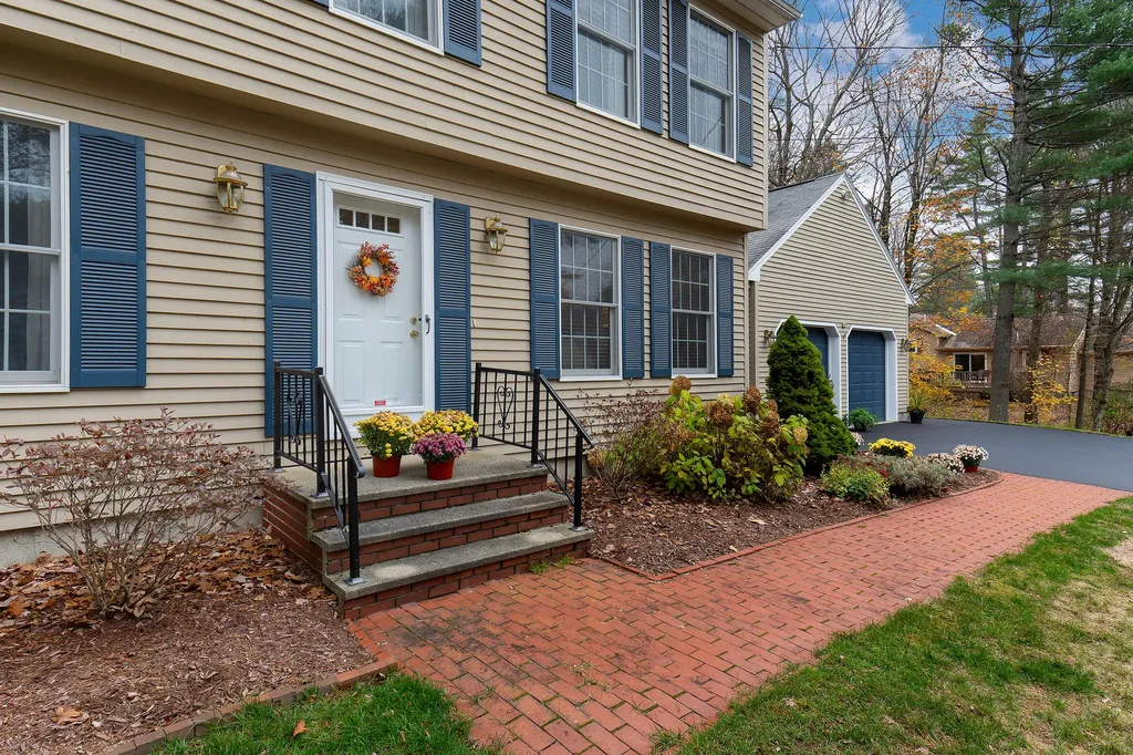 137 Cedarwood Road Auburn ME 04210