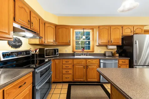 137 Cedarwood Road Auburn ME 04210