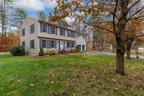 137 Cedarwood Road Auburn ME 04210
