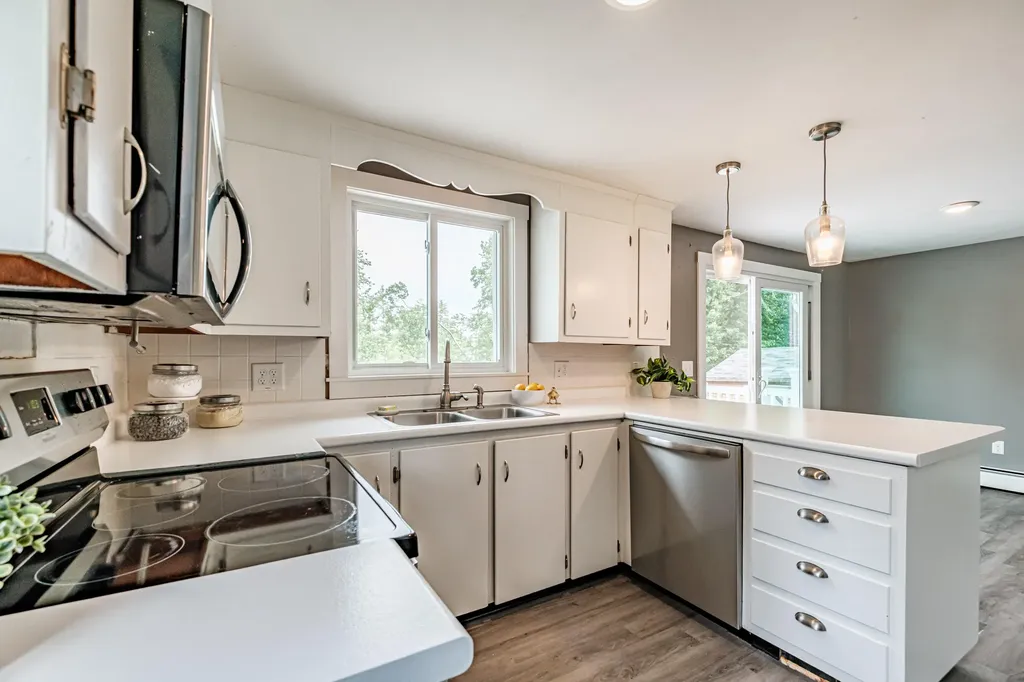 21 Libby Drive Buxton ME 04093