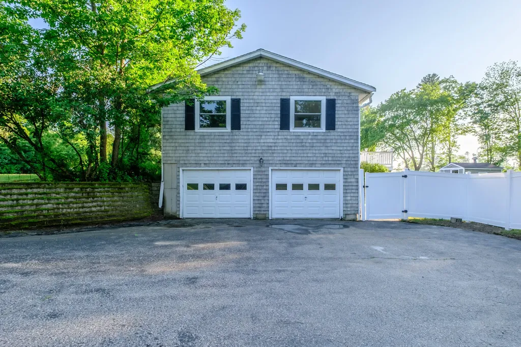 21 Libby Drive Buxton ME 04093