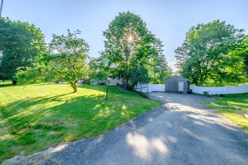 21 Libby Drive Buxton ME 04093