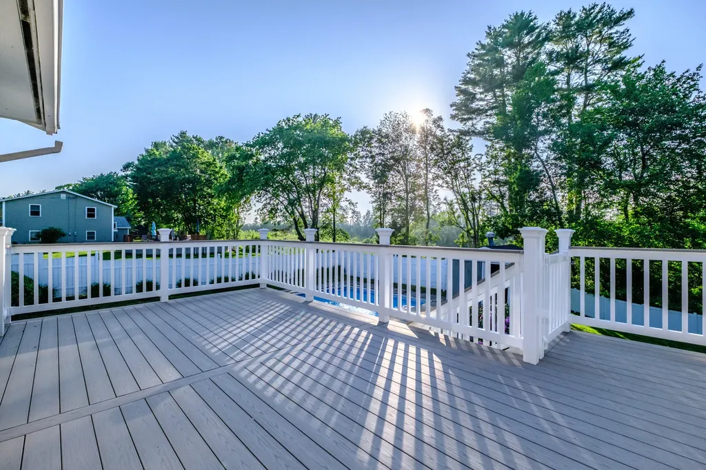21 Libby Drive Buxton ME 04093