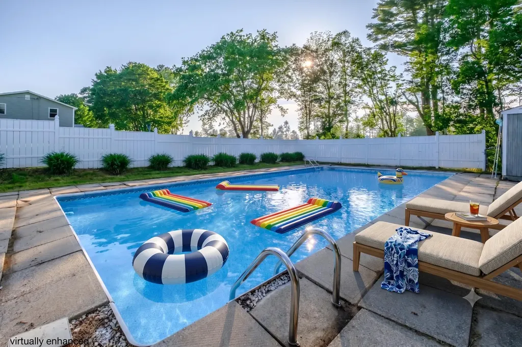 21 Libby Drive Buxton ME 04093