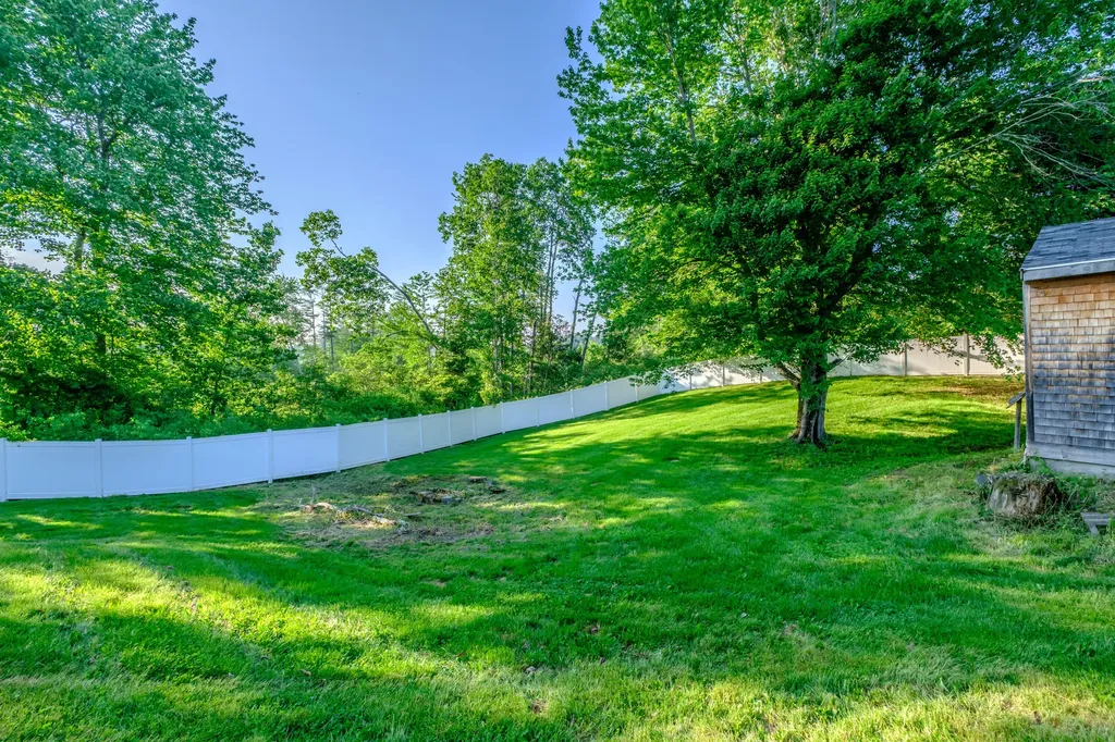 21 Libby Drive Buxton ME 04093
