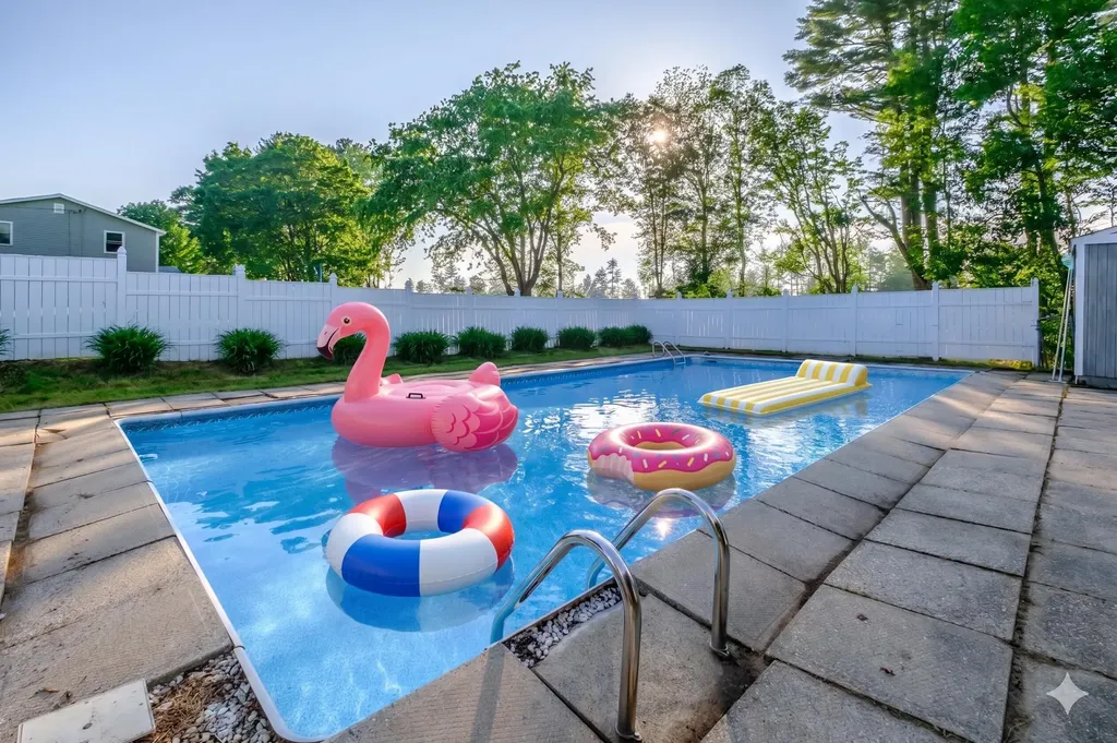 21 Libby Drive Buxton ME 04093