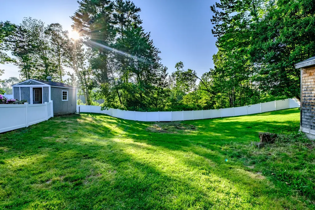 21 Libby Drive Buxton ME 04093