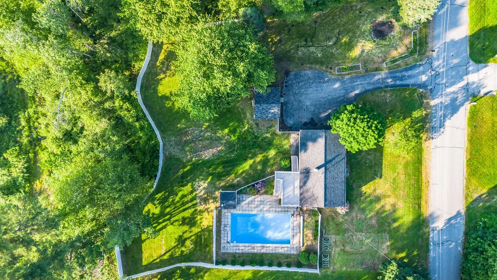 21 Libby Drive Buxton ME 04093