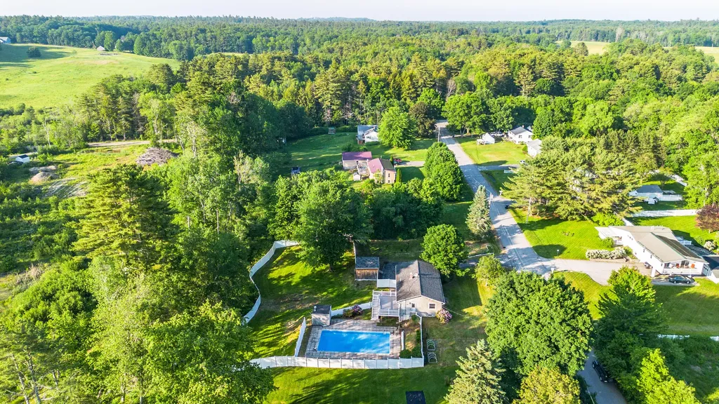 21 Libby Drive Buxton ME 04093