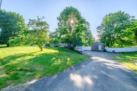 21 Libby Drive Buxton ME 04093