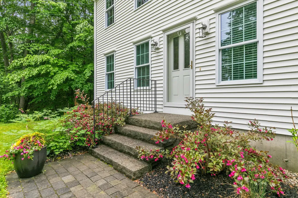 20 Preservation Drive Yarmouth ME 04096