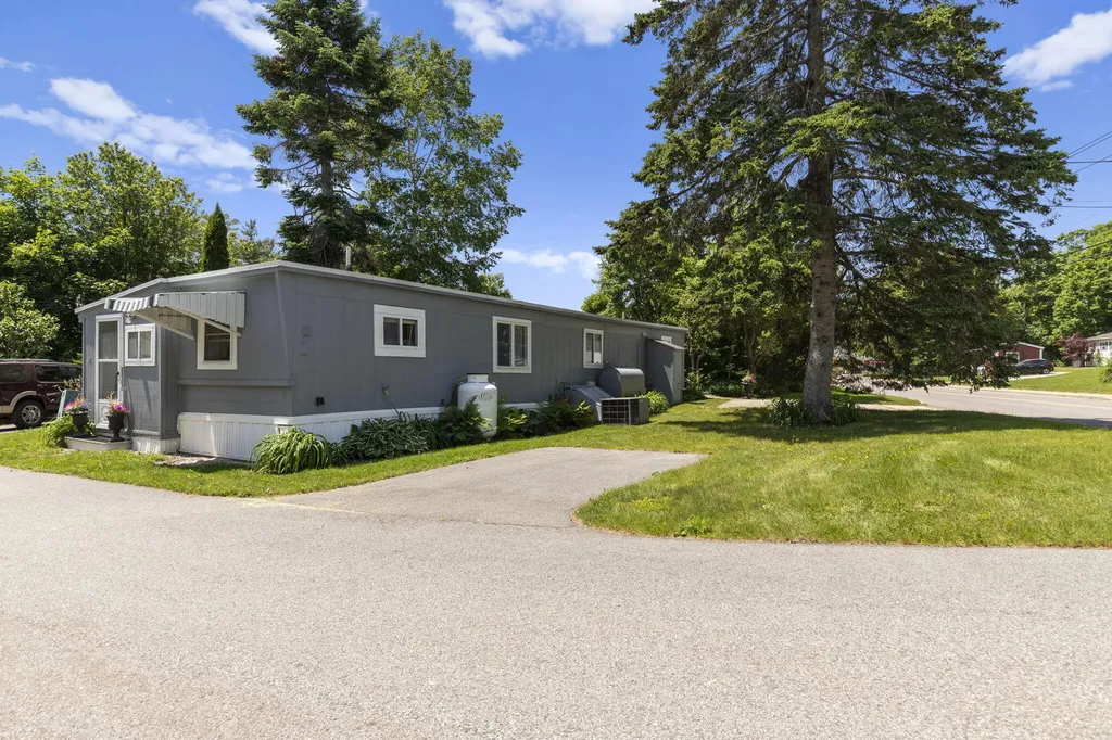 2 Cherry Lane Kittery ME 03904