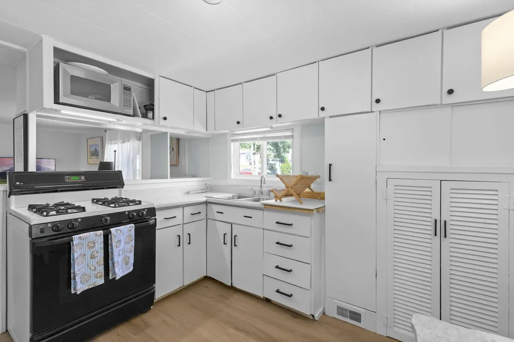 2 Cherry Lane Kittery ME 03904