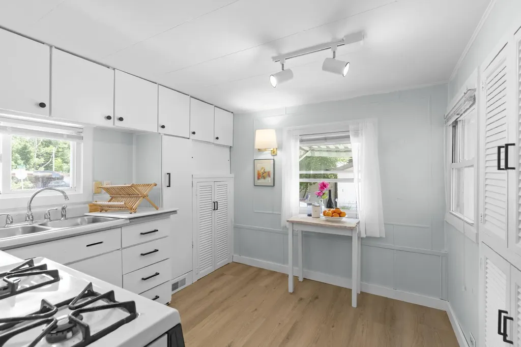 2 Cherry Lane Kittery ME 03904