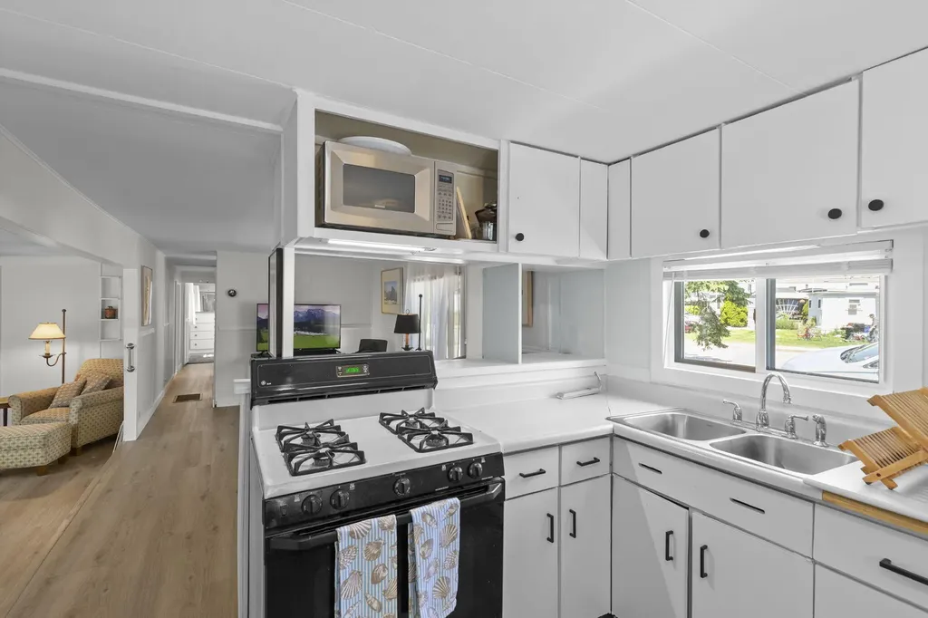 2 Cherry Lane Kittery ME 03904