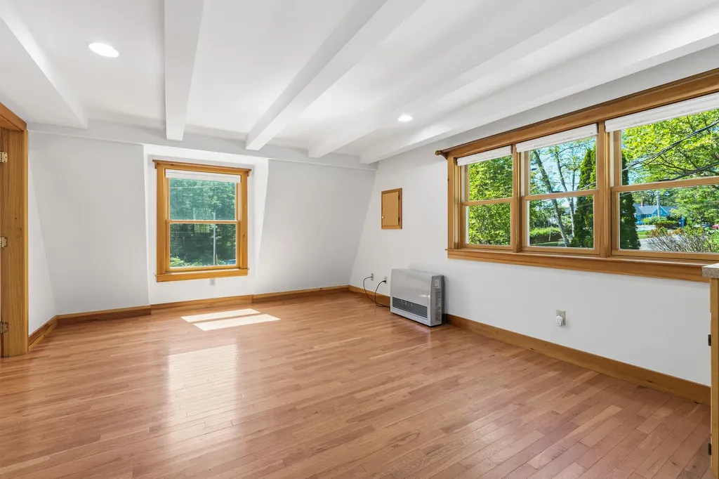 7 Cross Road Edgecomb ME 04556