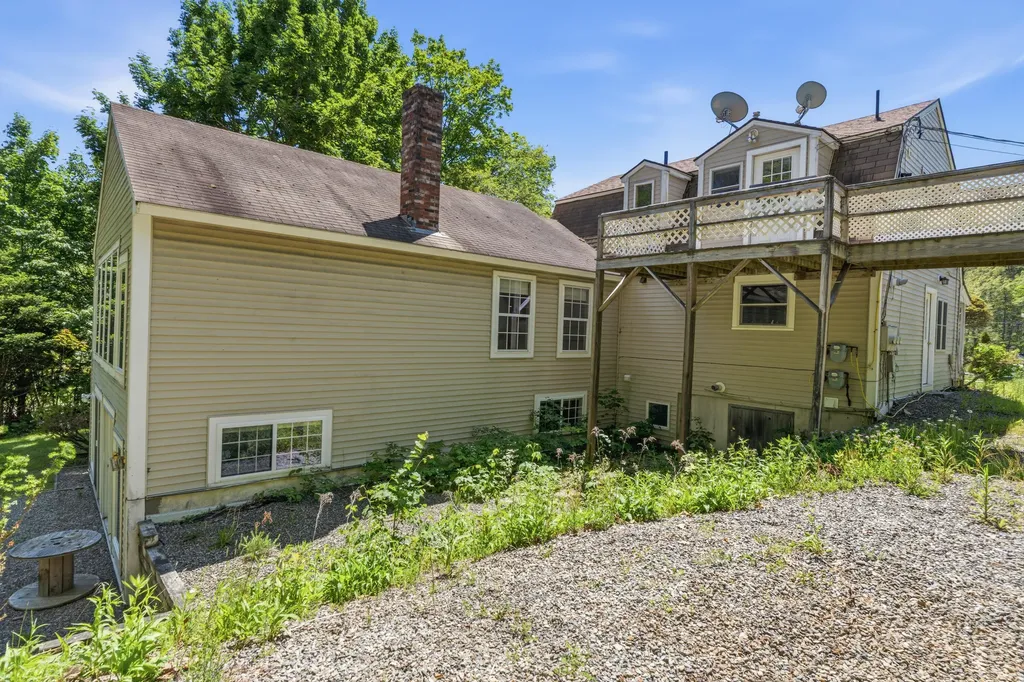 7 Cross Road Edgecomb ME 04556
