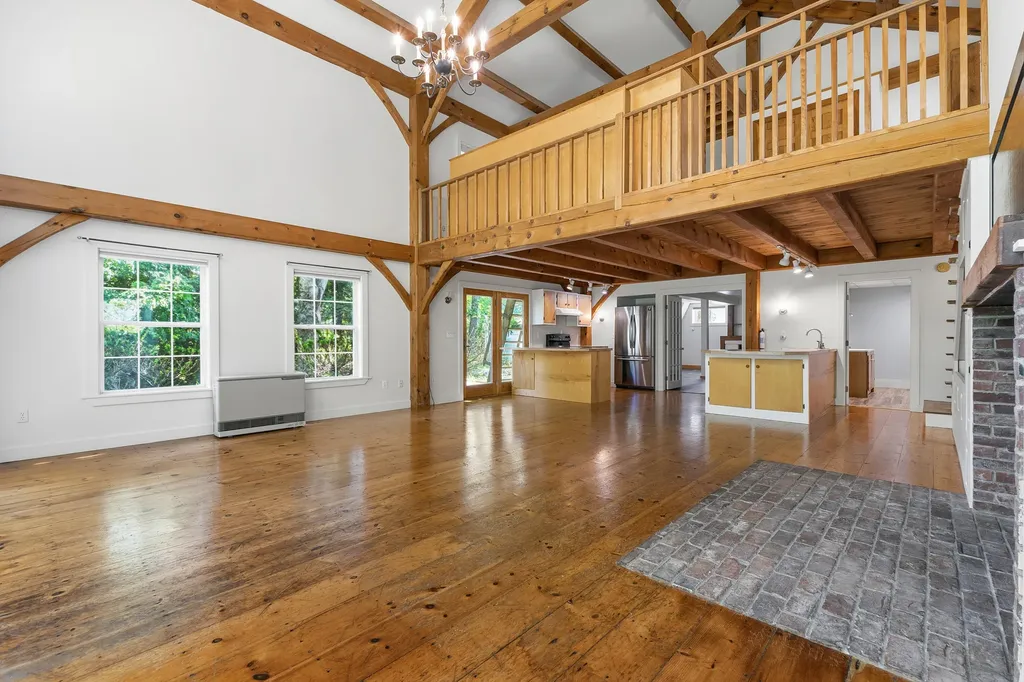 7 Cross Road Edgecomb ME 04556
