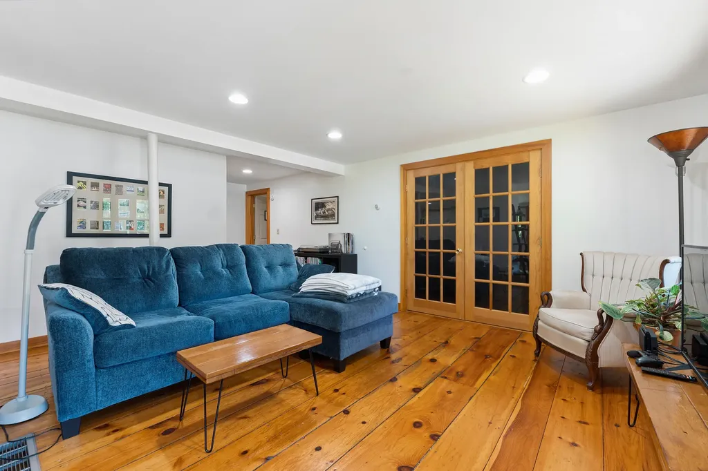 7 Cross Road Edgecomb ME 04556