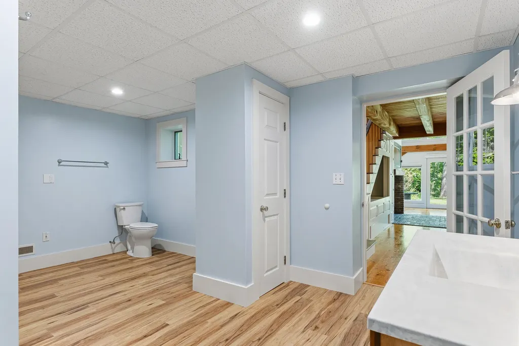 7 Cross Road Edgecomb ME 04556