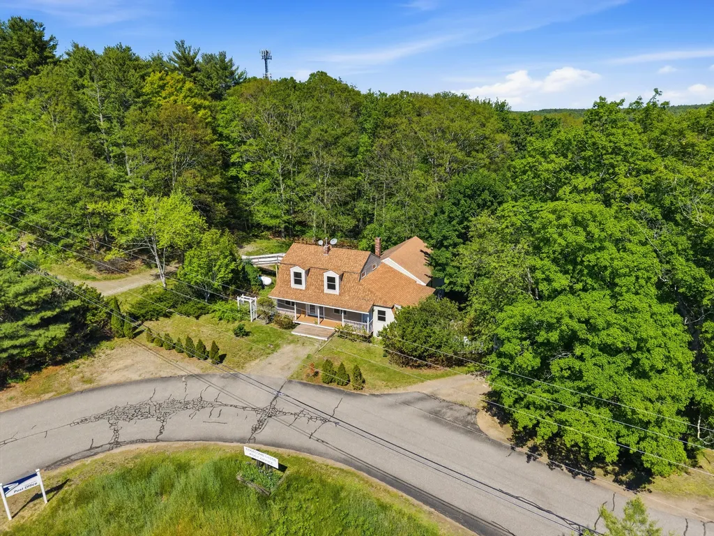 7 Cross Road Edgecomb ME 04556