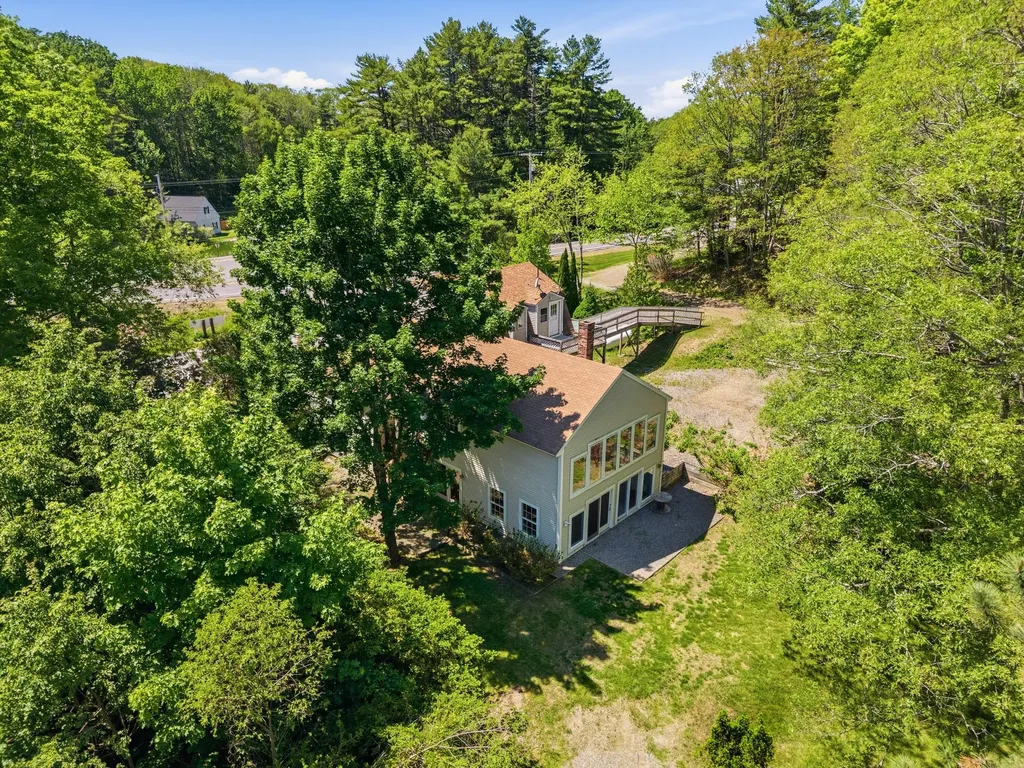 7 Cross Road Edgecomb ME 04556
