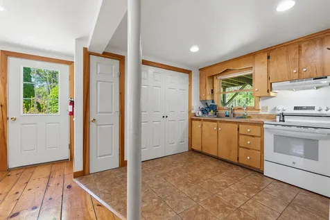 7 Cross Road Edgecomb ME 04556