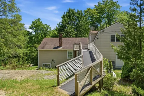 7 Cross Road Edgecomb ME 04556