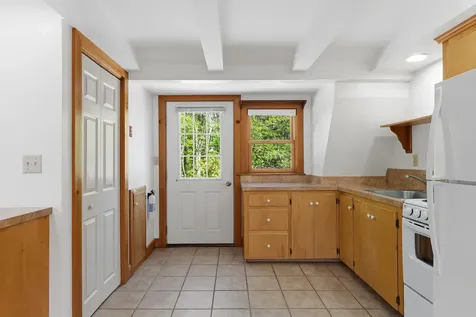 7 Cross Road Edgecomb ME 04556