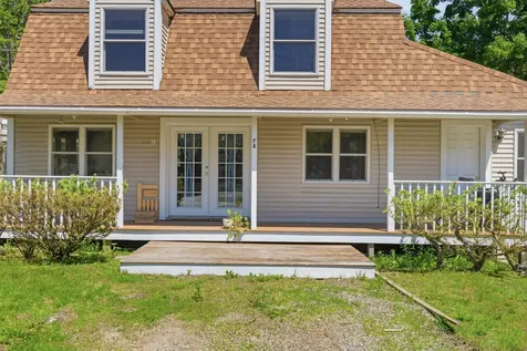 7 Cross Road Edgecomb ME 04556