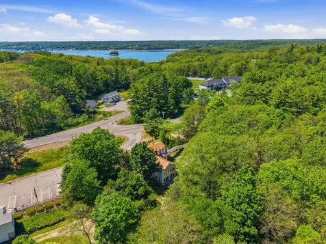 7 Cross Road Edgecomb ME 04556
