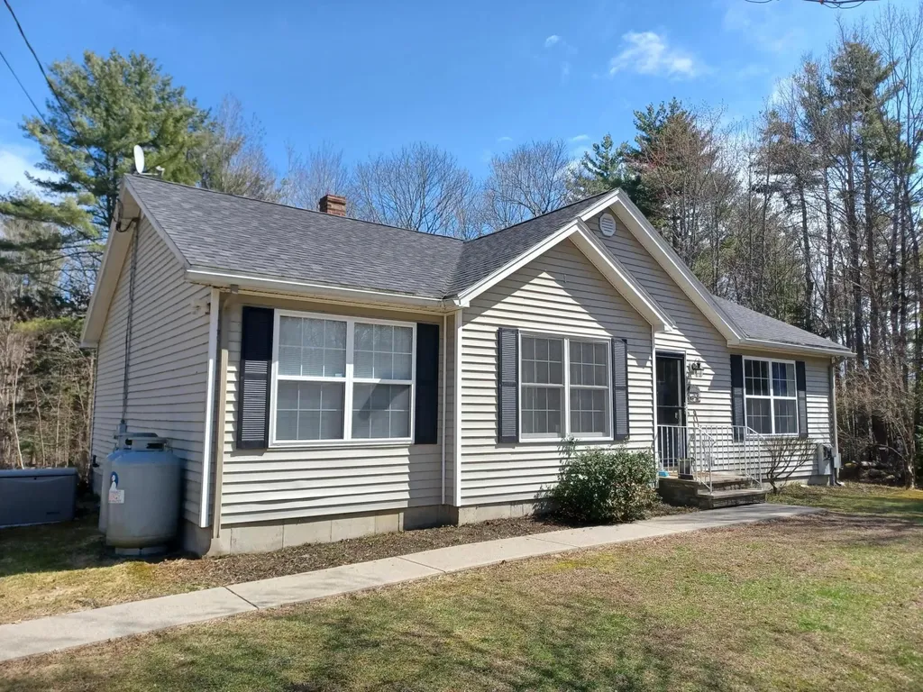 9 Ladd Road Rome ME 04963