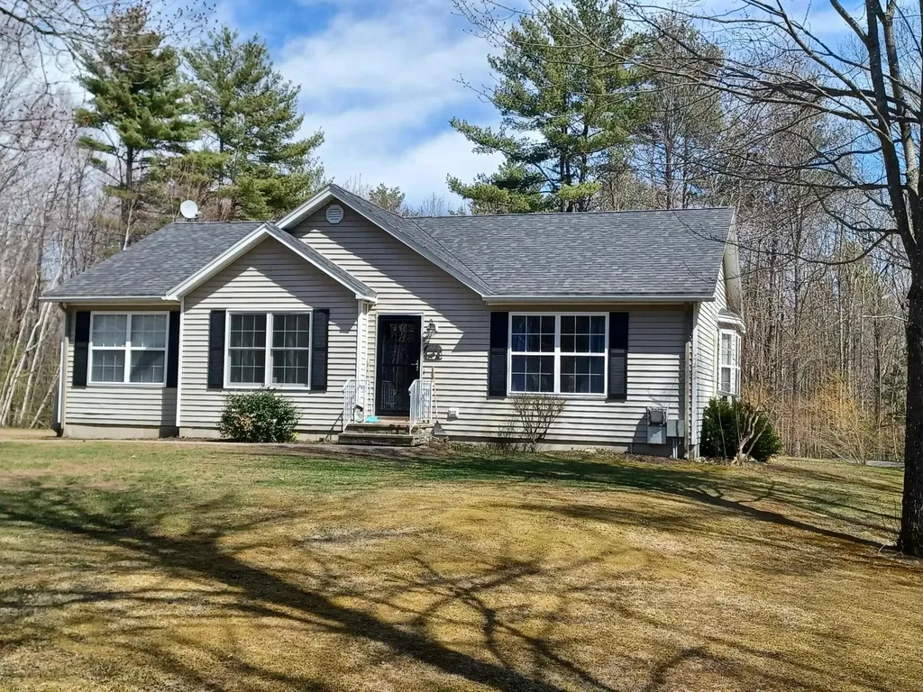 9 Ladd Road Rome ME 04963
