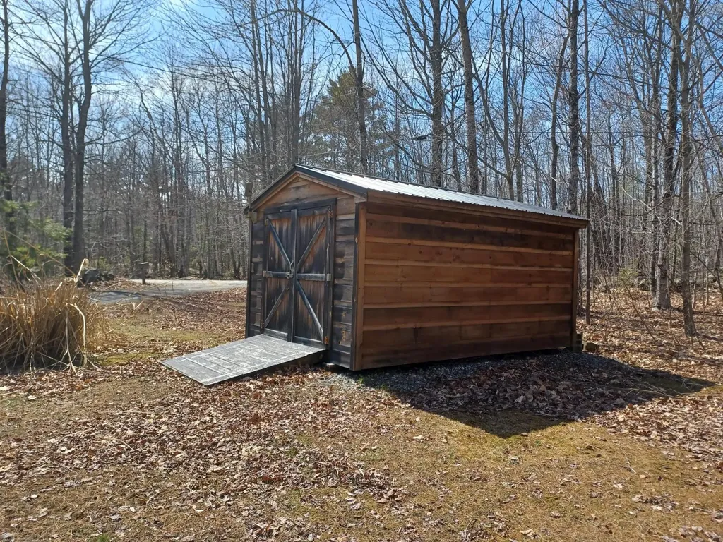 9 Ladd Road Rome ME 04963