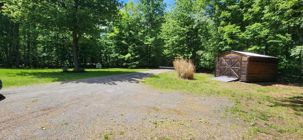 9 Ladd Road Rome ME 04963