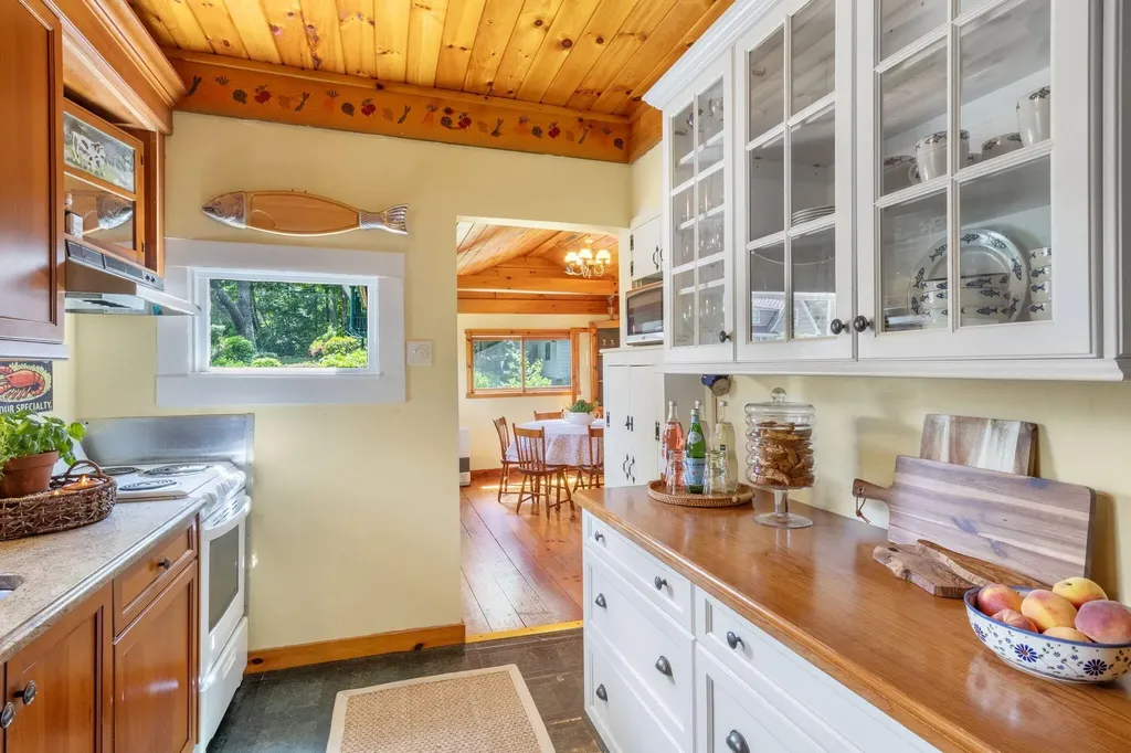 107 Highland Avenue Ogunquit ME 03907
